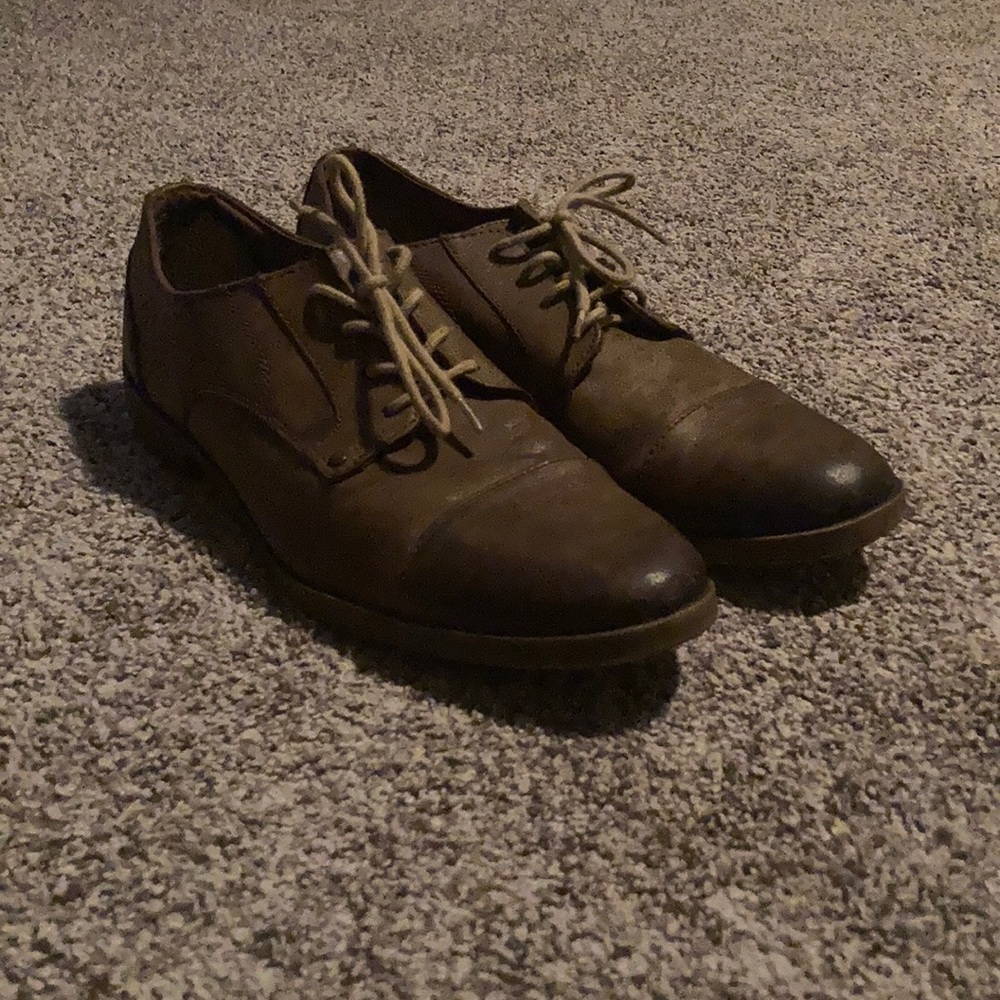 Dress shoes